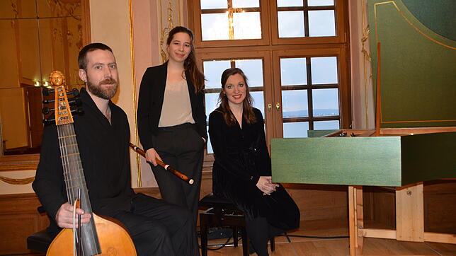 Liam Byrne, Johanna Bartz und Alina Albach (von links) spielten das Frühbarocke Kammerkonzert Continuum-Utopia.
