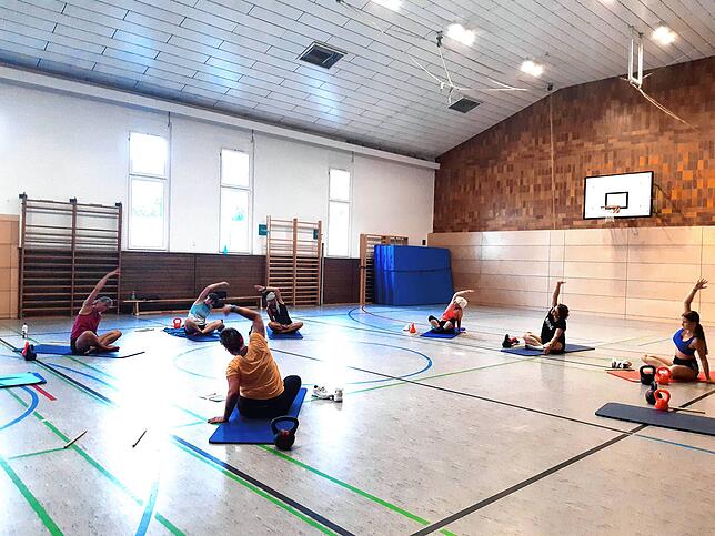 Meine Mitstreiterin bei einer Koordinationsübung.