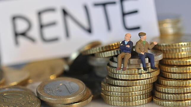 Wer Grundsicherung bezieht und nebenher noch ein Einkommen hat, muss sich einen Großteil davon auf die Sozialleistung anrechnen lassen.