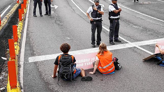 Die zwei Klimaaktivsten bei der Demo im September 2022.