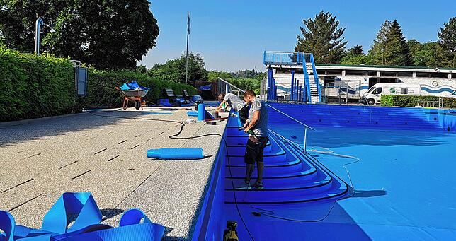 Letzte Sanierungsarbeiten im Freibad Wehr.
