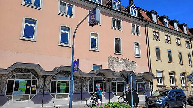 Das ehemalige Hotel Schiff am Bahnhofsplatz 1. Familie Aktas hatte das Gebäude übernommen und möchte hier ein neues Hotel errichten. Die ...