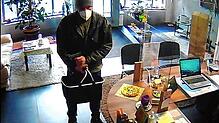 Der Mann, der am Donnerstag versucht hat, einen Edelmetallhändler in der Ravensburger Innenstadt zu überfallen, wurde von einer ...
