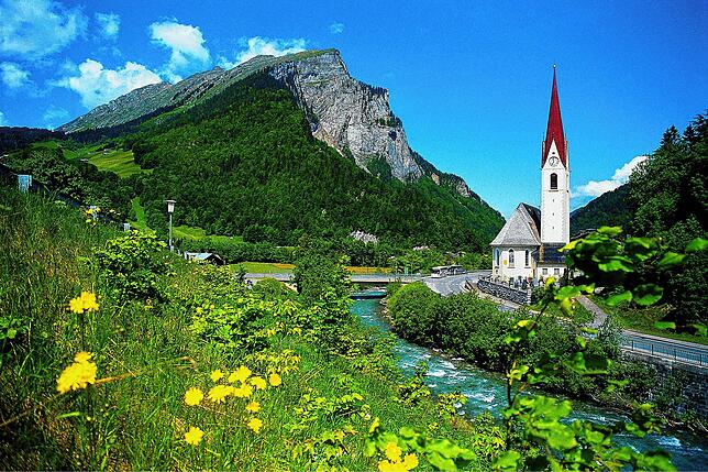 Mit Vorarlberg verbindet man vor allem ländliche Idyllen wie hier das Dörfchen Au im Bregenzerwald. Doch das Bundesland hat auch eine ...