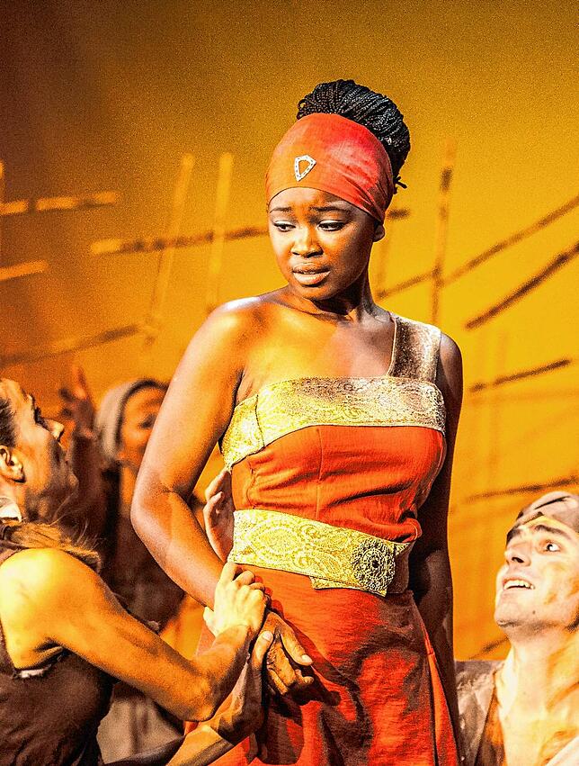 Isata Kamara als nubische Prinzessin Aida (2015).