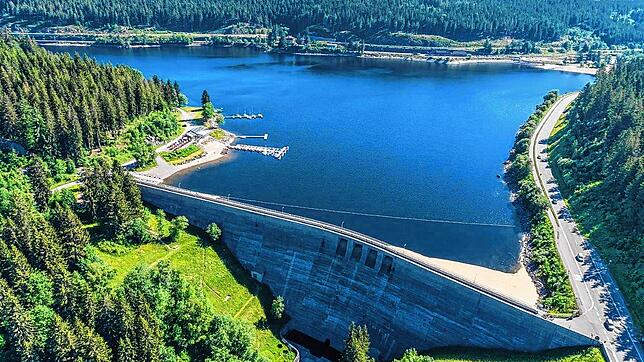 Der Schluchsee ist nicht nur das größte stehende Gewässer im Schwarzwald, sondern auch Deutschlands größter Energiespeicher. Der ...
