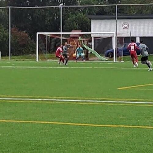 Die Gäste drehen das Spiel und stellen auf 1:2 (38.)