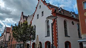 Dunkle Wolken über dem Kapuzinerhof, ein Sinnbild für die Situation dort in diesen Tagen. Die Zukunft des Lokals ist vollkommen ...