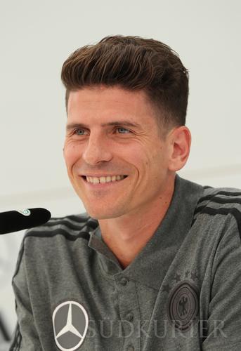 Trainingslager deutsche Nationalmannschaft - Pressekonferenz Germany's Mario Gomez attends a news conference in Ascona, Switzerland, 01 June 2016. Germany's national soccer squad prepares for the ...