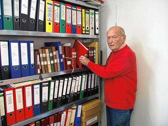 Fein säuberlich hat Reinhard Kornmayer alle Veröffentlichungen über die Poppele-Zunft nach Jahrgängen und Themen sortiert. Eigene ...
