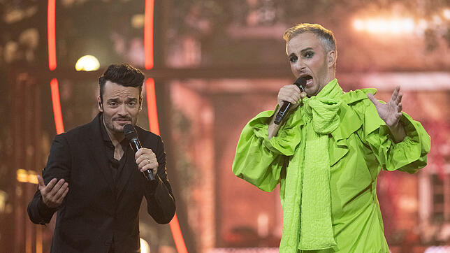Satiriker Jan Böhmermann (r.) hatte einen Überraschungsauftritt bei der Giovanni Zarrella Show.