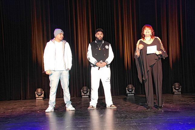 Silke Padova stellt die Rapper „Ba2“ (Batuhan Yalcin) und Bünya (Bünyamin Yagmur) vor, zwei von vielen jungen Musikern der Stadt, die ...
