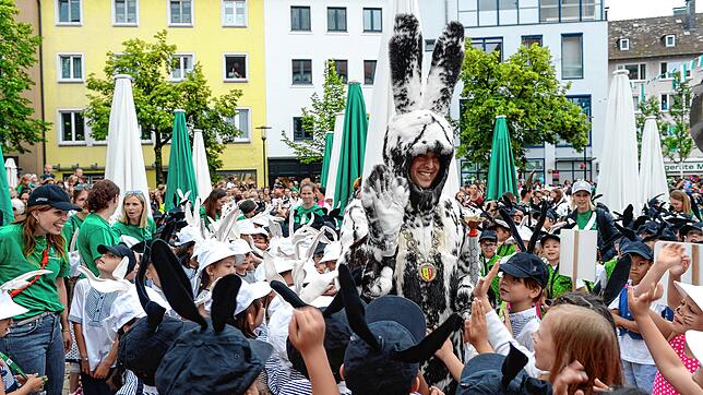 Bild : Hasenklee! Der Seehas grüßt die Erstklässler