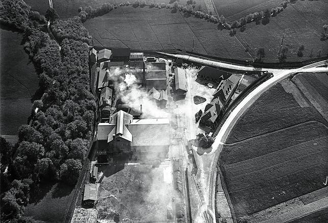 Das Ferro-Werk Rhina in einer Aufnahme aus dem Jahr 1925. Damals gehörte es erst seit fünf Jahren zur H. C. Starck. Oben geht es ...
