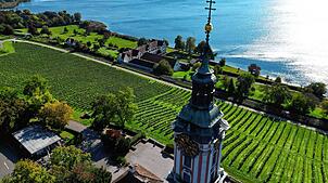 Das Schloss Maurach unter der Basilika Birnau direkt am Bodensee.