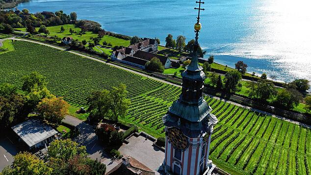 Das Schloss Maurach unter der Basilika Birnau direkt am Bodensee.