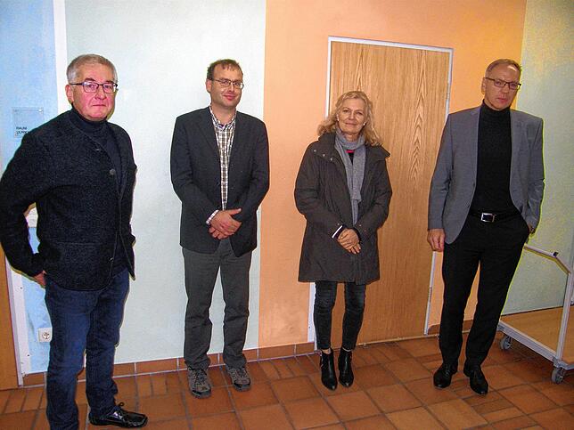 Führende Vertreter der Forstdirektion Freiburg und des Landratsamts Konstanz erklärten im Allensbacher Gemeinderat und Kaltbrunner ...