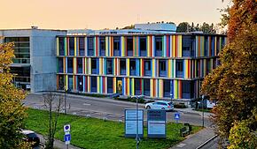 Das Ärztehaus auf dem Medizin Campus des Klinikums Friedrichshafen. Hier ist im zweiten Obergeschoss das Medizinische Versorgungszentrum ...