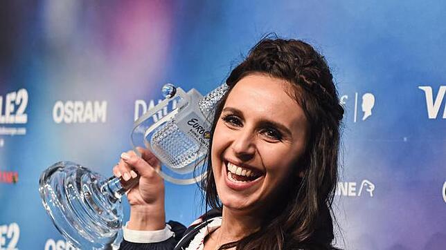 Jamala freut sich über ihren Sieg beim Eurovision Song Contest.