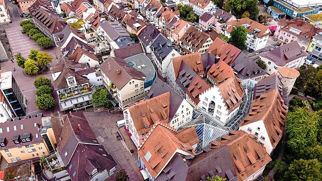 Blick auf der Luft auf Radolfzell, aufgenommen im Jahr 2020. Für die Stadt läuft derzeit eine kommunale Wärmeplanung.