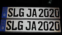 Aus Nostalgiegründen hätten viele Kreisbürger Altkennzeichen wie &bdquo;SLG&ldquo; gerne wieder. Ab 26. Februar können diese online ...