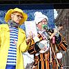 10.51 Uhr: Bei der SÜDKURIER-Straßenfasnacht tritt Michael Bernhard mit einem neuen Narrenlied auf. Ihm assistiert Benjamin Brumm, der ...