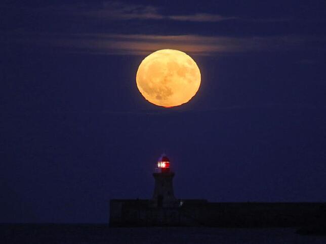 Supermond: Der Vollmond ist der Erde besonders nah. 