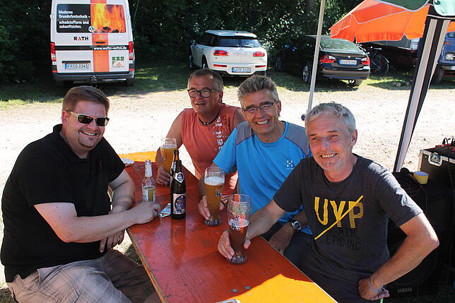 Bild 18: Triathlon trotz Hitze: In Unterbränd messen sich die Hobbysportler beim Laien Man