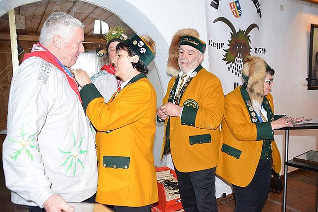 Bild 26: Bilder vom Narrentreffen der Urviecher-Zunft: Narrenmesse und Zunftmeisterempfang