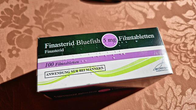 &bdquo;Anwendung nur bei Männern&ldquo; ist auf der Packung von Finasterid zu lesen. Doch für Herbert A. hatten die Pillen unerwünschte ...