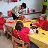 Sarah Bockstaller ließ den Kindern komplett freie Hand, was und wie sie ihre Leinwände bemalen wollten.