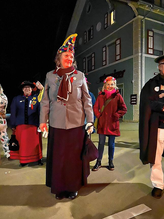 Bild 17: Bilder vom zweiten Teil des Dreckkübelgschwätz und vom Fasnetsverbrennen