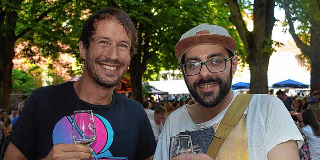Für Davide Peloso (links) und Hans Schenker ist der Besuch des Weinfests ein Muss.