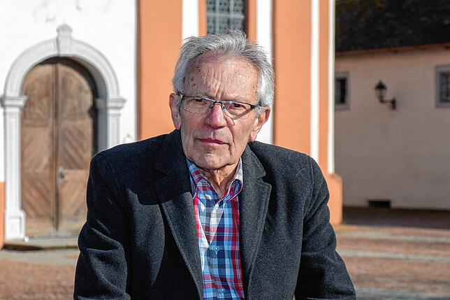 Werner Dörflinger auf dem Kirchplatz in Tiengen. Der frühere Bundestagsabgeordnete ist im Alter von 80 Jahren gestorben.