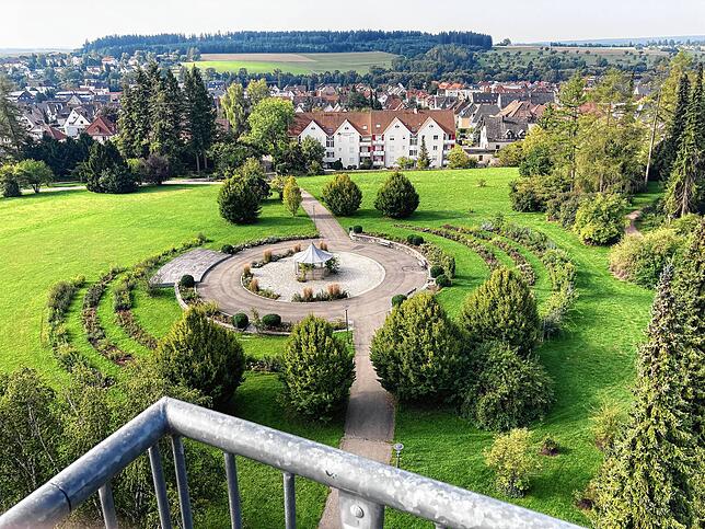 Dafür zeigt sich der Rosengarten in voller Pracht.