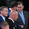 Mike Mohring (2.v.r), CDU-Spitzenkandidat, gratuliert Bodo Ramelow (r, Die Linke), Ministerpräsident von Thüringen und Spitzenkandidat ...