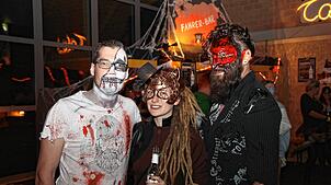Auch im Bodenseekreis laden 2025 wieder viele Halloween-Partys zum Gruseln und Feiern ein.