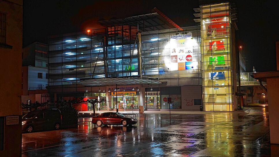 Bad Säckingen in einer Lockdown-Nacht &ndash; ohne Fußgänger &ndash; kaum Autos. Wie leergefegt.