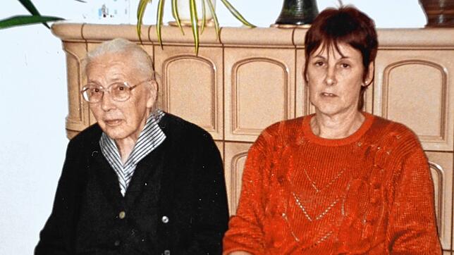 Rosmarie Leisinger (rechts) mit ihrer Mutter Frieda Scheuble im Jahre 1992.