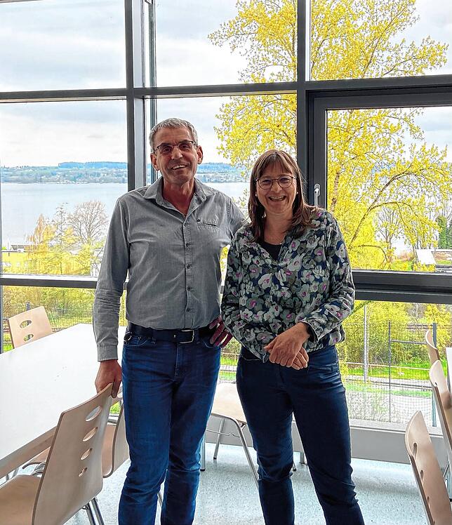 Die Jugendherbergseltern Agnes und Holger Weppler im Speisesaal der Martin-Buber-Jugendherberge Überlingen.