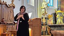 Christa Wetter bedankt sich für den überwältigenden Applaus in der Meßkircher St. Martinskirche, wo sie ein Konzert auf der neuen Orgel gab.