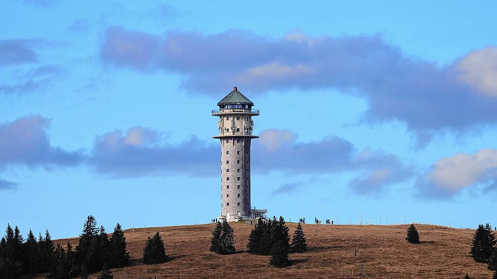 Herbststimmung beim Feldbergturm am Feldberg im Schwarzwald.