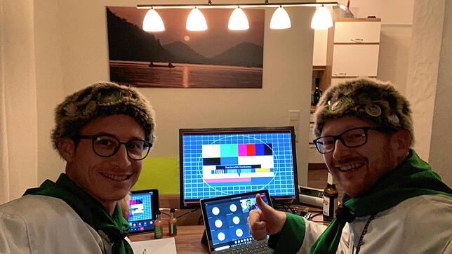 Seit Dezember bereiten die Randenwölfe Nordhalden ihren digitalen Programmabend vor, hier Präsident Michael Fischer (links) und Dirk ...