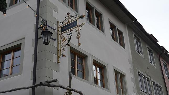 Mehrere Jahre Arbeit stecken in dem sanierten Eckhaus am Münsterplatz in Überlingen. "Das Ende hat man nie gesehen", sagt Bauherr Dieter ...