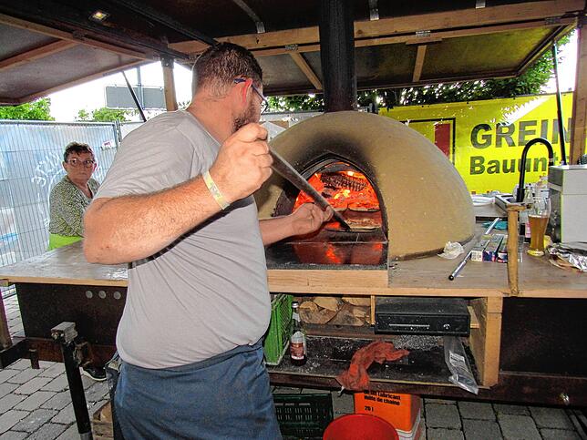 Die Dinnetle aus dem Holzbackofen sind jedes Mal ein großer Renner.