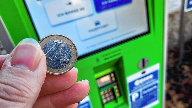In der ersten Jahreshälfte landen weniger Euro in den Parkautomaten in Bodman-Ludwigshafen als gedacht (Archivbild).