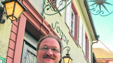 Herrscher im eigenen, geschichtsträchtigen Haus: Gerhard Bechtel hat die Sonne gekauft. Das altehrwürdige Gemäuer war bis 1583 erstes ...
