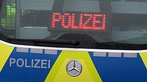 (Symbolbild) Die Polizei musste einen Mann verfolgen, der betrunken mit dem Auto unterwegs war.