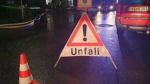 Auch die Feuerwehr (hier ein Symbolfoto) musste zu dem Unfall zwischen Owingen und Taisersdorf in der Nacht auf Sonntag ausrücken.