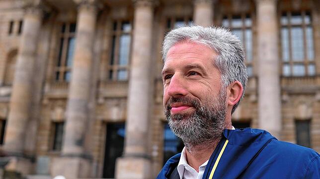 Boris Palmer (parteilos), Oberbürgermeister der Stadt Tübingen, steht vor dem Bundesverwaltungsgericht. Dort wurde die Klage von ...